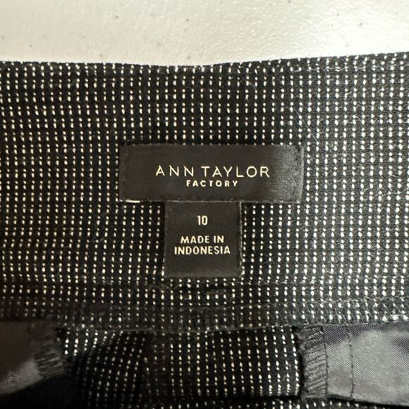 Ann Taylor Factory Size 10 Dress Pants Black Spec Ankle Tapered Slim Leg Career - Picture 5 of 7
